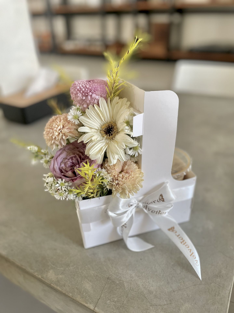 velvetiere-violetta-flowers-coffee-jogja.webp